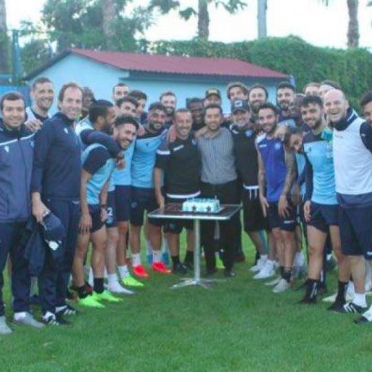 Adana Demirspor sosyal mesafeyi hiçe saydı