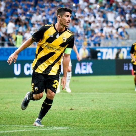 Beşiktaş, AEK’nın kaptanını transfer ediyor