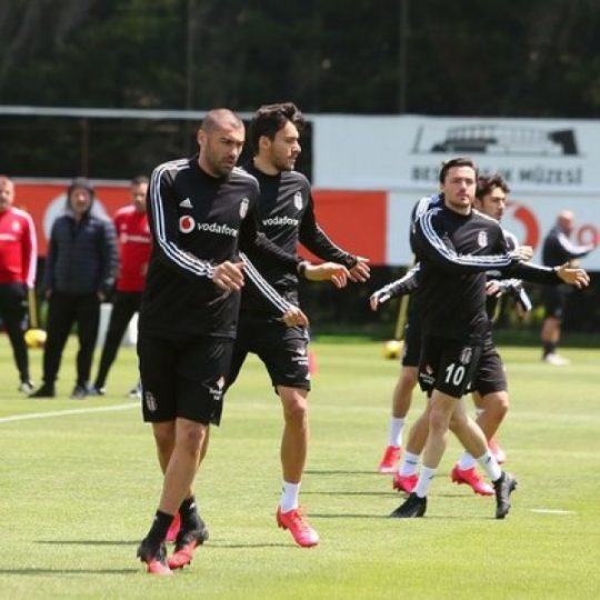 Beşiktaş, tam kadro kamp yapacak