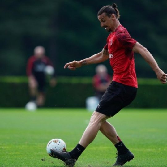 İbrahimovic antrenmanda sakatlandı