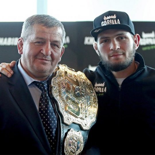 Khabib: Koronaya yakalanan babamın durumu kritik