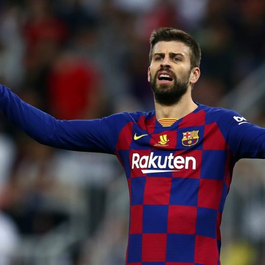 Pique: Futbol için biraz daha beklemenin zararı olmaz