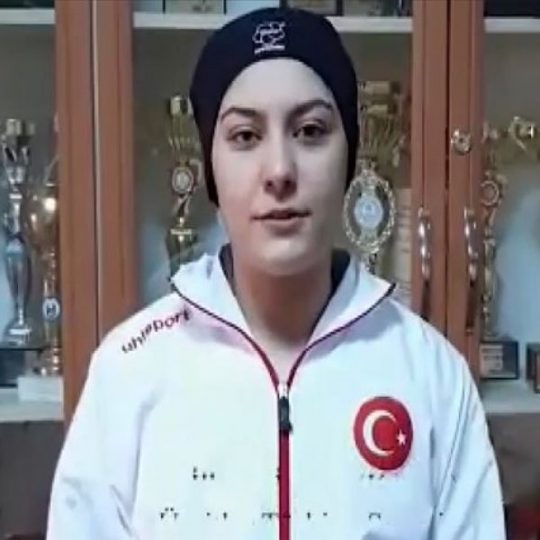 Sivaslı milli sporcular: Evde kal, hareketsiz kalma