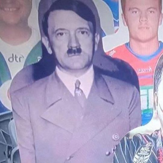 Avustralya’da karton Hitler krizi