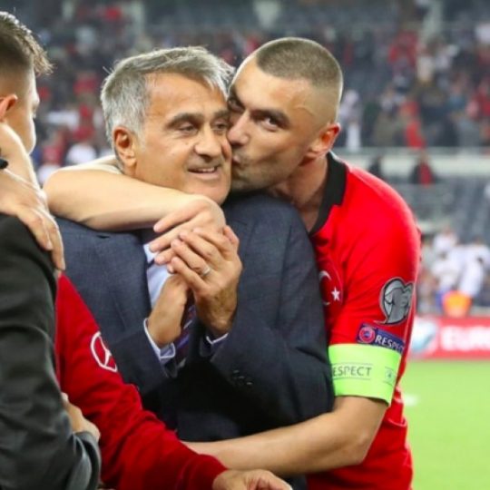 Burak Yılmaz, Şenol Güneş’in doğum gününü kutladı