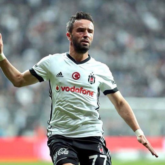 Fenerbahçe, Gökhan Gönül’e teklifini yaptı