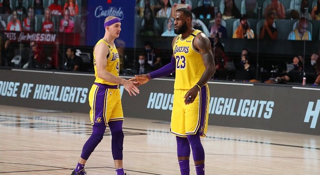 Lakers seride avantajı ele geçirdi