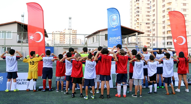 Paris Saint-Germain Mersin’de futbol akademisi açtı