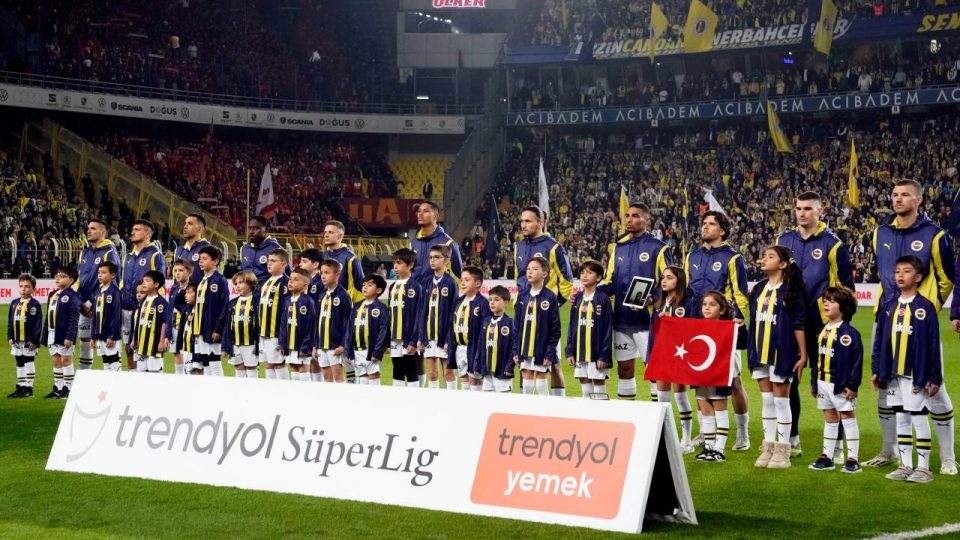 Fenerbahçe ilk yarıyı averajla lider tamamladı