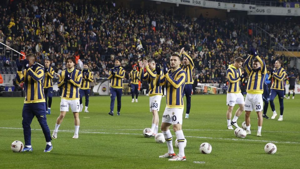 Fenerbahçe 100 gol barajını aşan ilk takım oldu