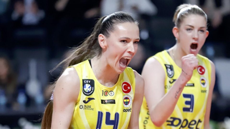 Fenerbahçe Opet deplasmanda galip