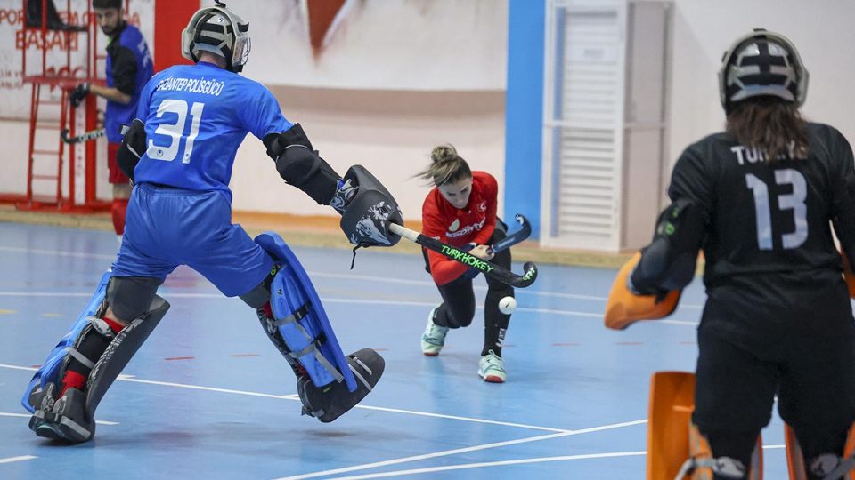 Gaziantep Polisgücü hokeyde çifte şampiyonluk peşinde