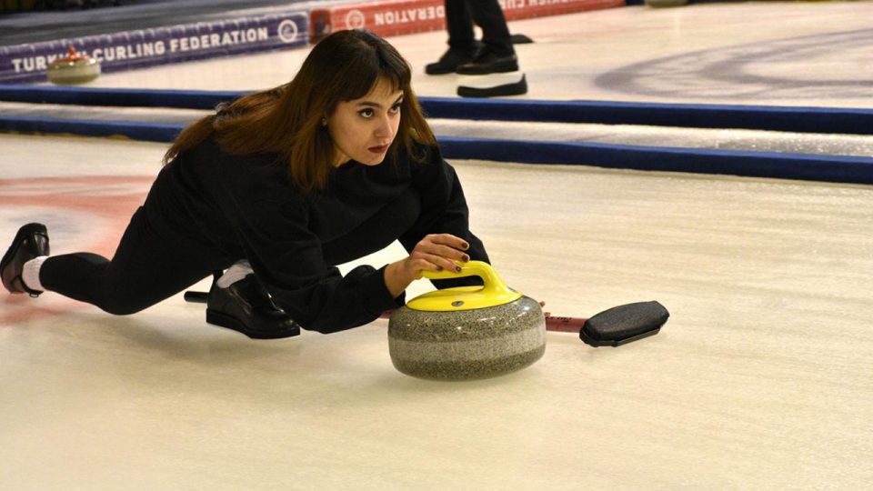 İşitme Engelli Milli Curling Takımı olimpiyatta derece hedefiyle çalışıyor