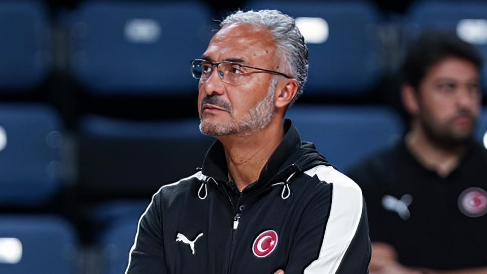 Manisa Büyükşehir Belediyespor başantrenör Hakan Demir ile anlaştı