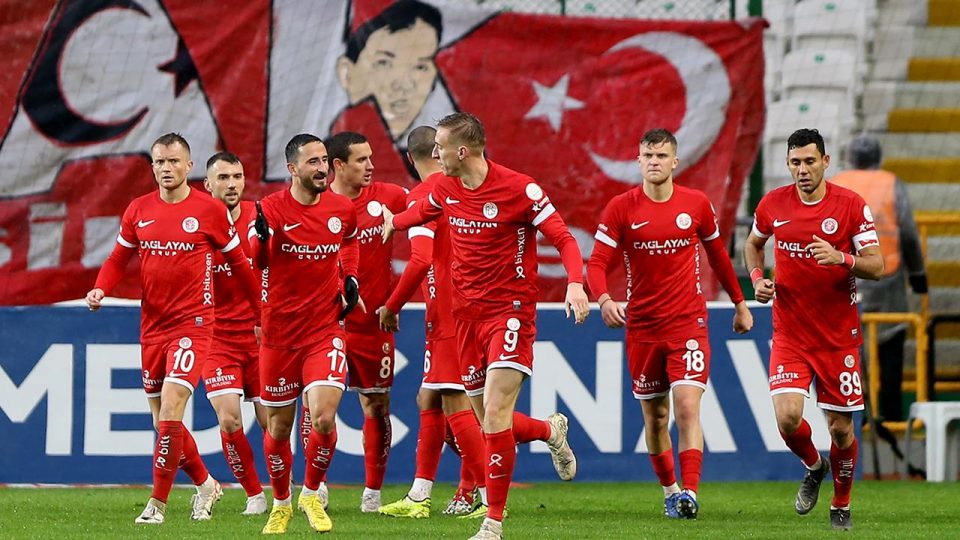 Sergen Yalçın Antalyaspor ile kaybetmiyor