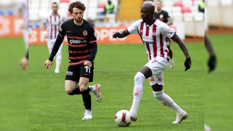 Sivasspor Gaziantep FK’yı ağırlıyor