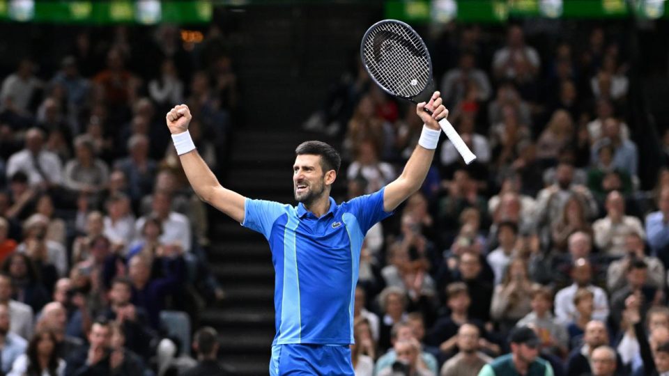 Son şampiyon Djokovic Avustralya’da galibiyetle başladı