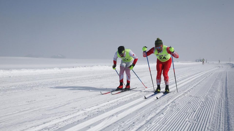 Yüksekova kristal kar örtüsüyle “kayak sporunun parlayan yıldızı” oldu