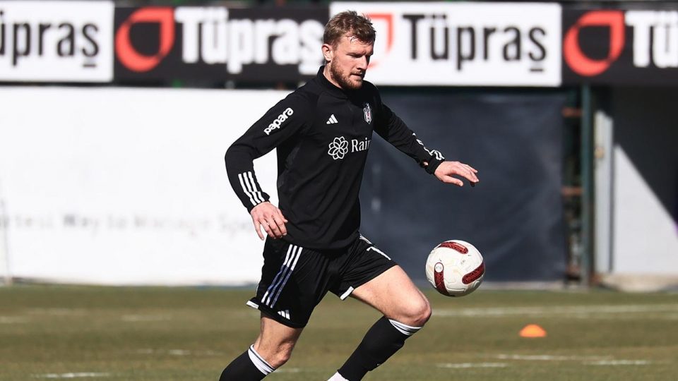 Beşiktaş’ta Joe Worrall ilk antrenmanına çıktı