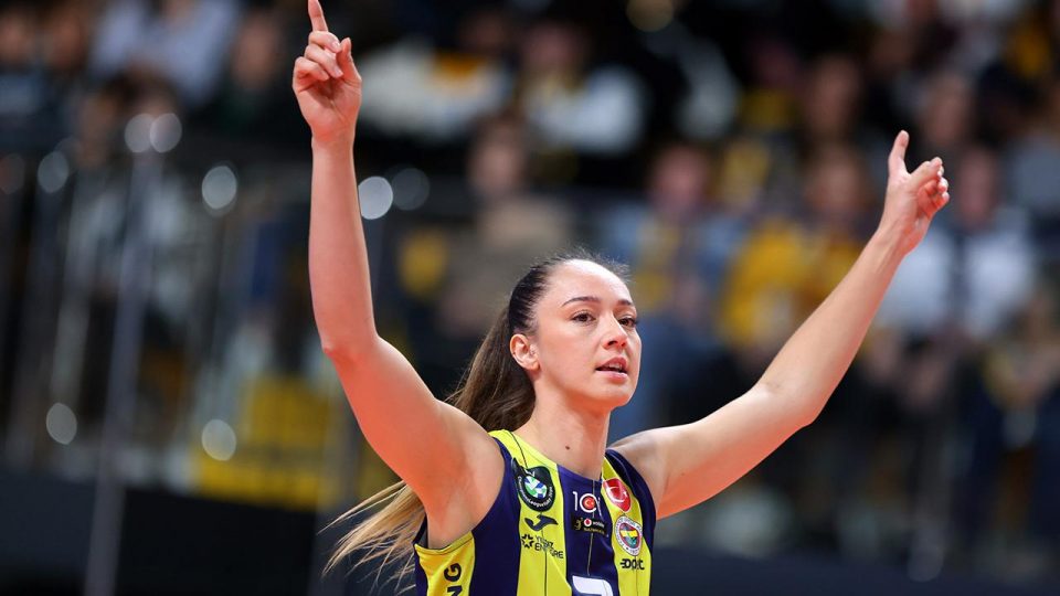 Fenerbahçe Opetli Cansu Çetin ligde ve Avrupa’da şampiyonluğa inanıyor