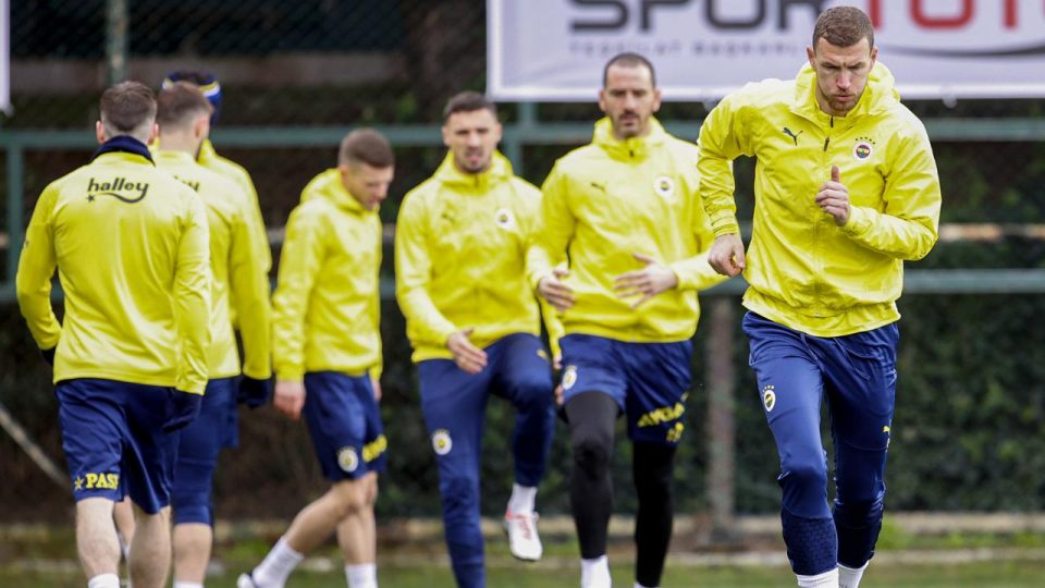 Fenerbahçe’de Antalyaspor maçının kamp kadrosu açıklandı