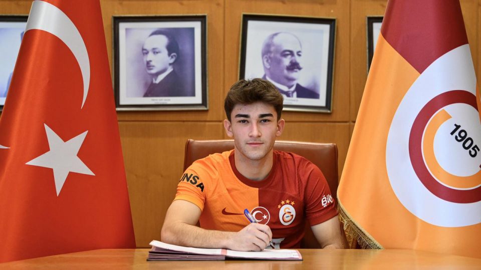 Galatasaray genç futbolcusu Ali Turap Bülbül’ün sözleşmesini uzattı