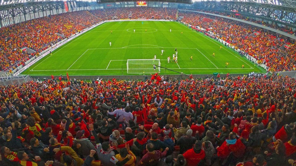 Göztepe transfere devam ediyor