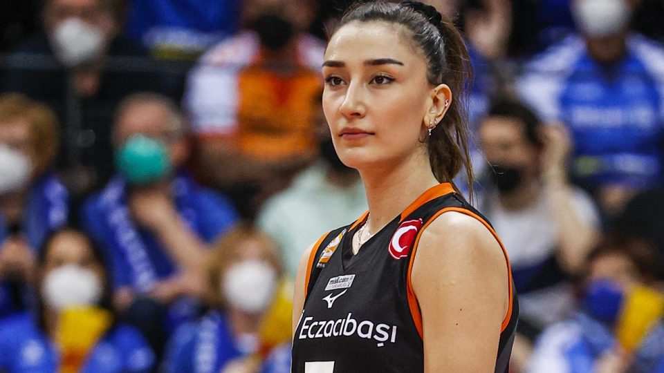 Milli voleybolcu Hande Baladın’ı tehdit davasında “akıl sağlığı” kararı