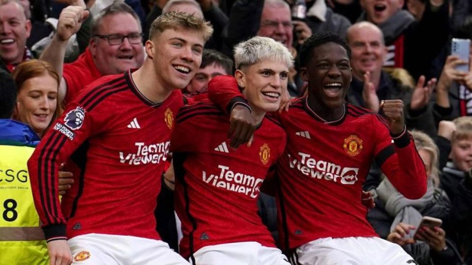 Premier Lig’de Manchester United 3 puanı 3 golle aldı