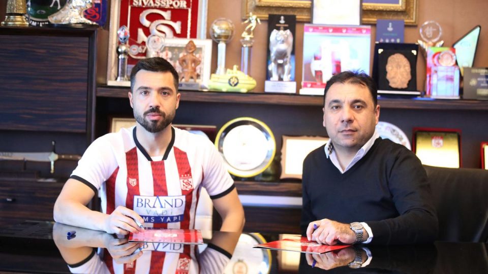 Sivasspor İbrahim Akdağ’ı transfer etti