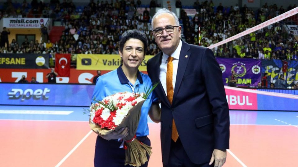 Voleybol hakemi Nurper Özbar Paris 2024’te Türkiye’yi temsil edecek